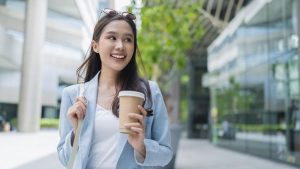 Konsumsi Kopi Rutin Terbukti Bantu Wanita Menua Lebih Sehat