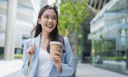 Konsumsi Kopi Rutin Terbukti Bantu Wanita Menua Lebih Sehat