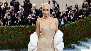 Diet Ketat Kim Kardashian: Disiplin Rendah Karbohidrat