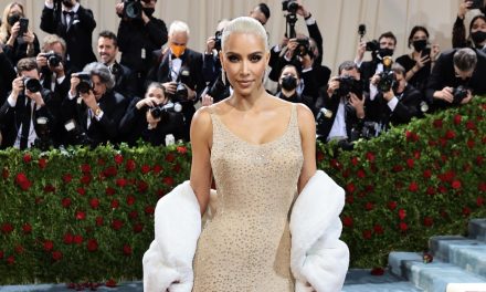 Diet Ketat Kim Kardashian: Disiplin Rendah Karbohidrat