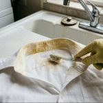 Cara Hilangkan Noda Kuning Di Kerah Baju Pakai Bahan Dapur