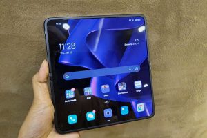 Alasan HP Layar Lipat Clamshell Sukses Jadi Tren Baru Gen Z