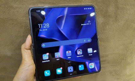 Alasan HP Layar Lipat Clamshell Sukses Jadi Tren Baru Gen Z
