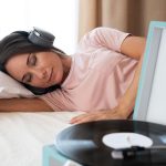 Musik Instrumental Sebelum Tidur Terbukti Percepat ‘Deep Sleep’
