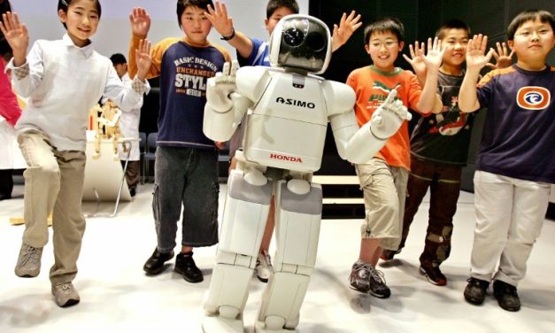 Sekolah Tokyo Uji Coba Guru Robot AI Hadapi Krisis Demografi