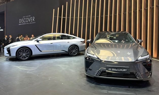Lexus ES 350h Dan ES 350e: Pamer Kemewahan Generasi Baru