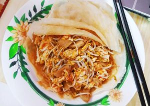 Lumpia Basah Bandung: Gurihnya Tumisan Bengkuang Dan Tauge