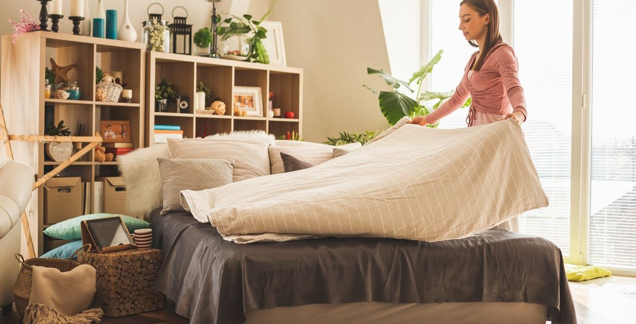 Merapikan Tempat Tidur 2 Menit: Kunci Hari Lebih Terkontrol