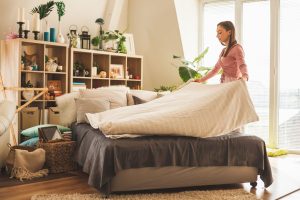 Merapikan Tempat Tidur 2 Menit: Kunci Hari Lebih Terkontrol