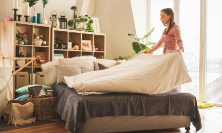 Merapikan Tempat Tidur 2 Menit: Kunci Hari Lebih Terkontrol