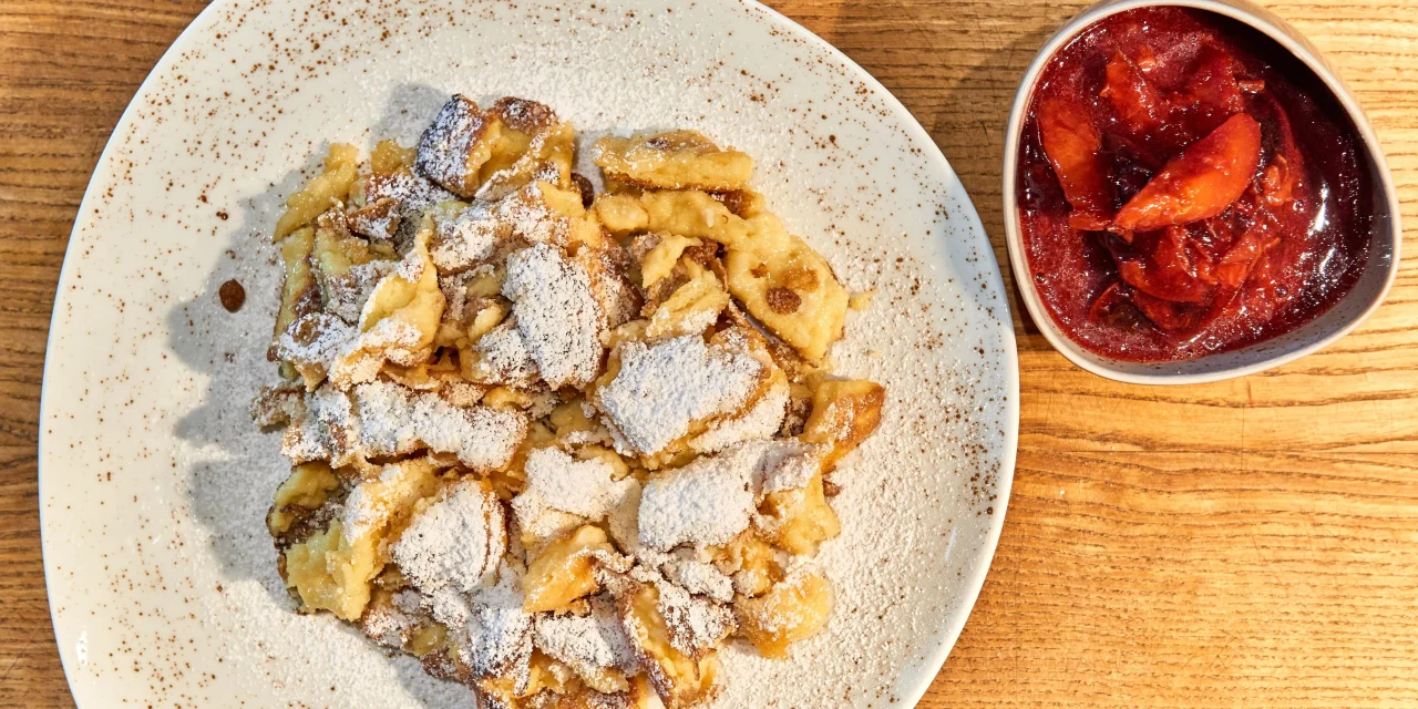 Kelezatan Kaiserschmarrn Austria Pancake Dibalur Gula Halus
