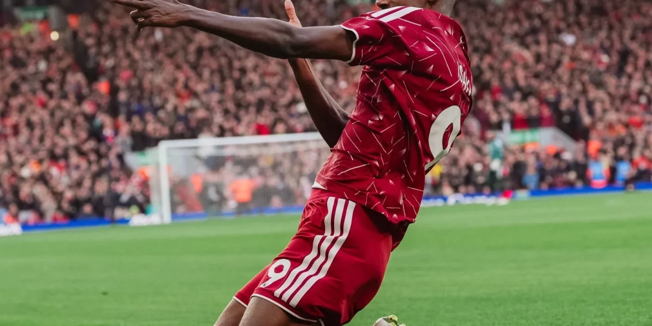 Gol Beruntun Alexander Isak Bawa Liverpool Tekuk Brighton 2-0
