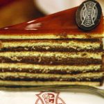 Sensasi Dobos Torte Dengan Mahkota Karamel Mengilap