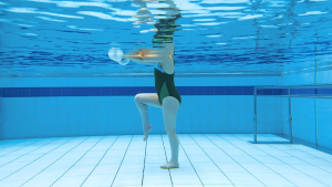 Mengenal Fenomena Aqua Walking Yang Hits Di Anak Muda